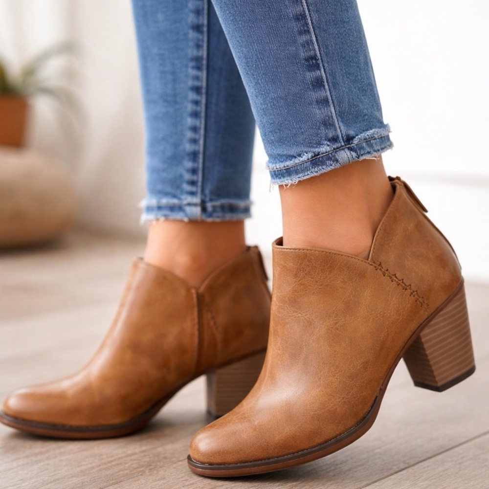 Mata Women’s 10 Brown Leather Ankle Boots Western Stacked Heel Booties